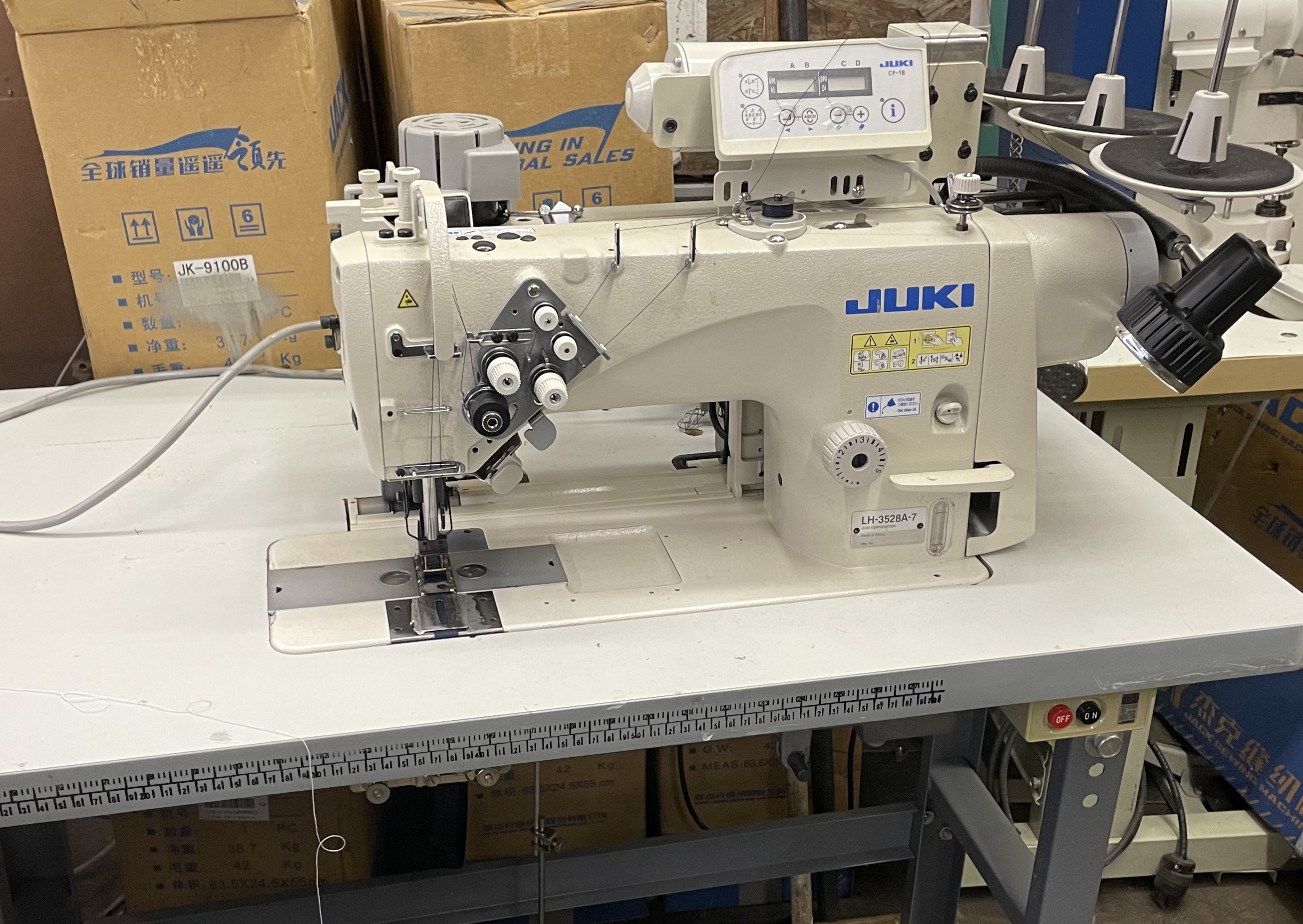 JUKI 
MODEL: LH-3528-7
LOCKSTITCH
DOUBLE NEEDLE 
NEEDLE FEED